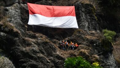 8 spot panjat tebing di dalam area Indonesia dengan alam indah memukau