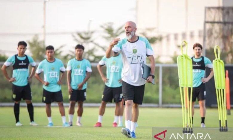 Persebaya Surabaya optimistis tatap kompetisi Super League 2025/2026