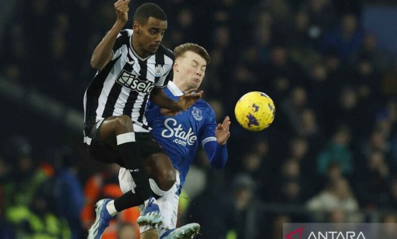 Eddie Howe yakin Alexander Isak bertahan sama-sama Newcastle