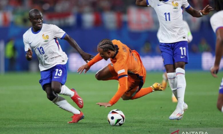 Bayern Muenchen diyakini berminat rekrut Xavi Simons dari RB Leipzig