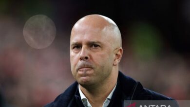 Arne Slot senang pasca Hugo Ekitike cetak gol perdana