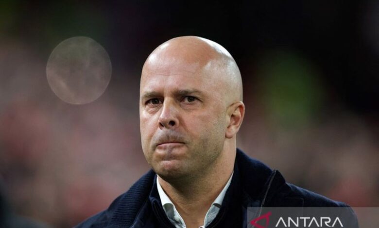 Arne Slot senang pasca Hugo Ekitike cetak gol perdana