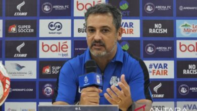 Pelatih Arema sebut alasan rekrut beberapa jumlah pemain asing dalam di lini belakang