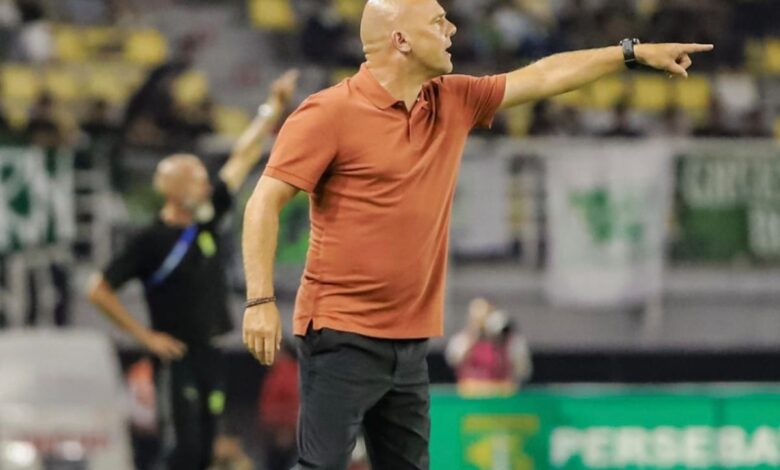 Pelatih Bali United akui Persebaya lebih banyak lanjut efektif