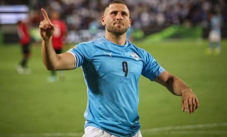 Fortuna Duesseldorf batalkan pengiriman Shon Weissman usai membantah fans