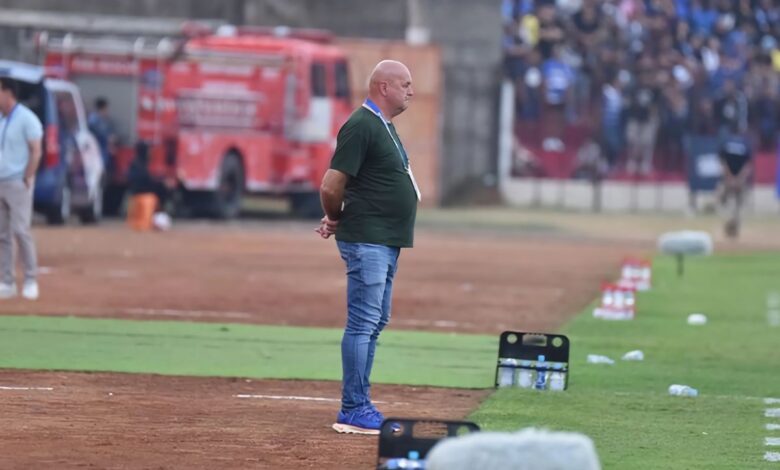 Bojan Hodak soroti lini depan Persib usai ditahan imbang PSIM