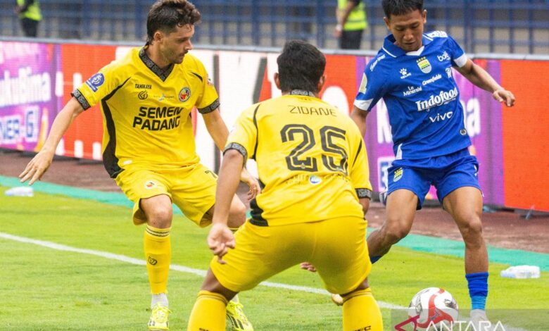 Beckham Putra dan juga juga Adam Przybek diragukan tampil hadapi Borneo FC