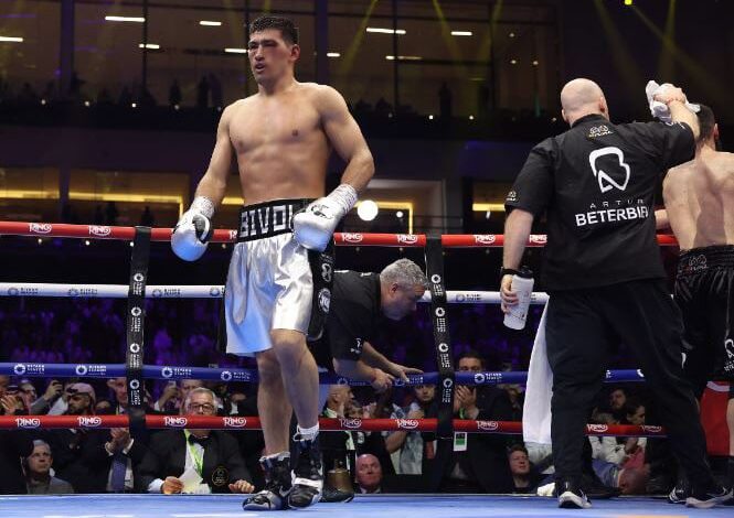 Dmitry Bivol Menghilang dari Negosiasi, Trilogi Artur Beterbiev Sulit Terlaksana