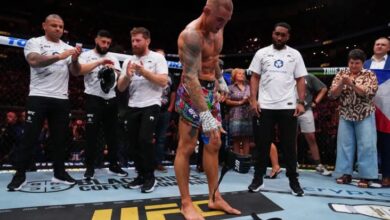 Dustin Poirier Balik ke Meja Komentator pada Acara UFC 319, Dricus Du Plessis vs Khamzat Chimaev