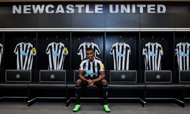 Eddie Howe sebut saga pemindahan Alexander Isak tak ideal bagi Newcastle