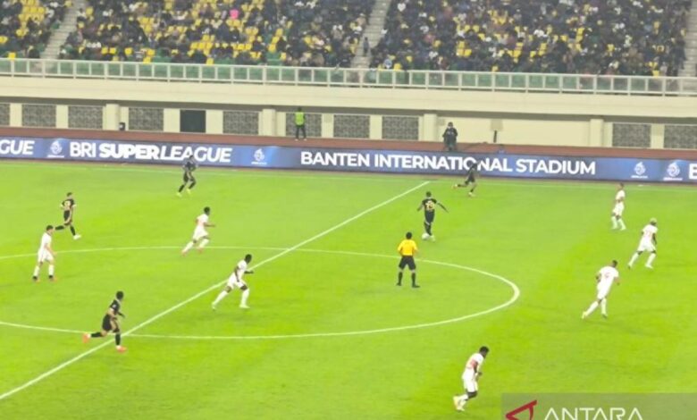 Dewa United menyerah 1-3 untuk Malut United di area area kandang baru