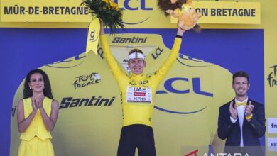 Tadej Pogacar raih penghargaan kelima beruntun di Il Lombardia 