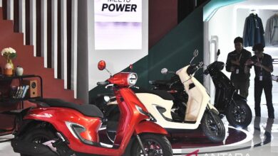 Jangan matikan mesin motor matic dengan standar, ini efek negatifnya