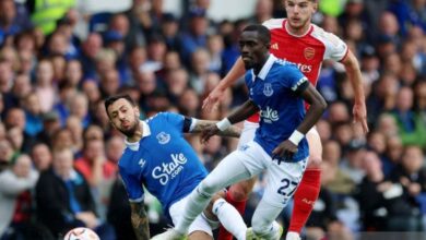 Banding Klub sepak bola Klub sepak bola Everton ditolak, Idrissa Gueye diskors tiga pertandingan