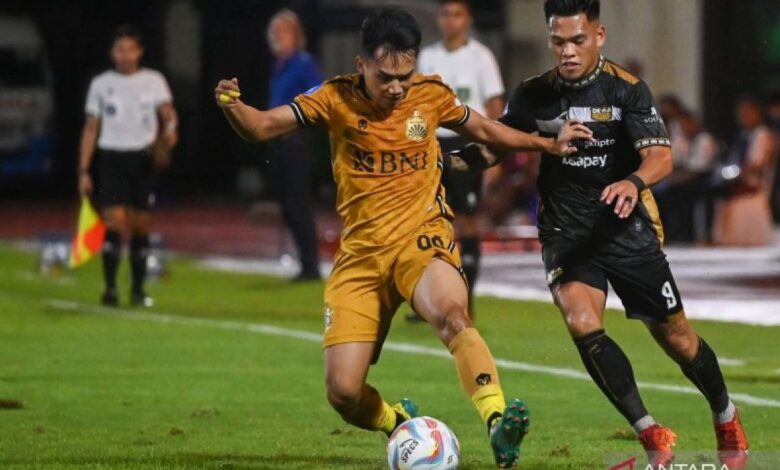 Bhayangkara Lampung unggul satu gol tanpa balas berhadapan dengan Dewa United lewat gol Sadat