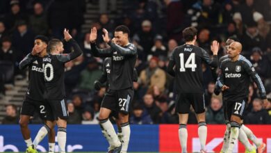 Aston Villa ke putaran empat Piala FA setelahnya taklukkan Tottenham 2-1