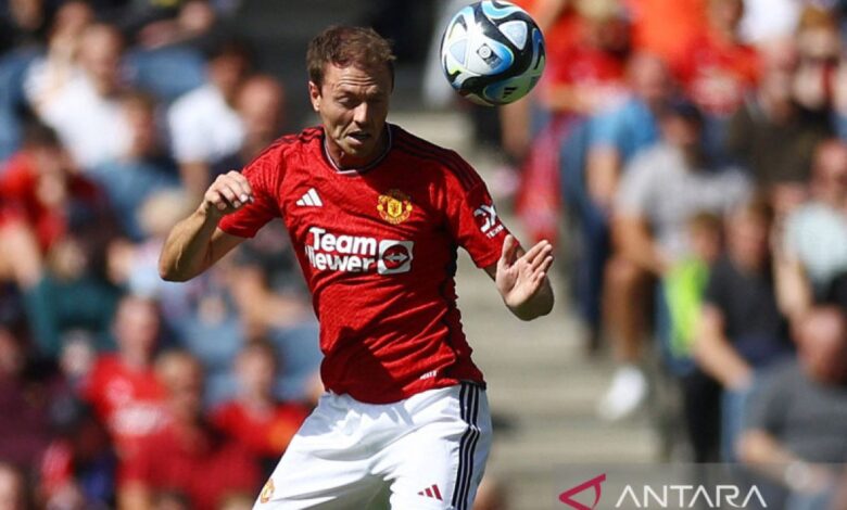 Fletcher tunjuk Jonny Evans jadi asistennya ke Manchester United