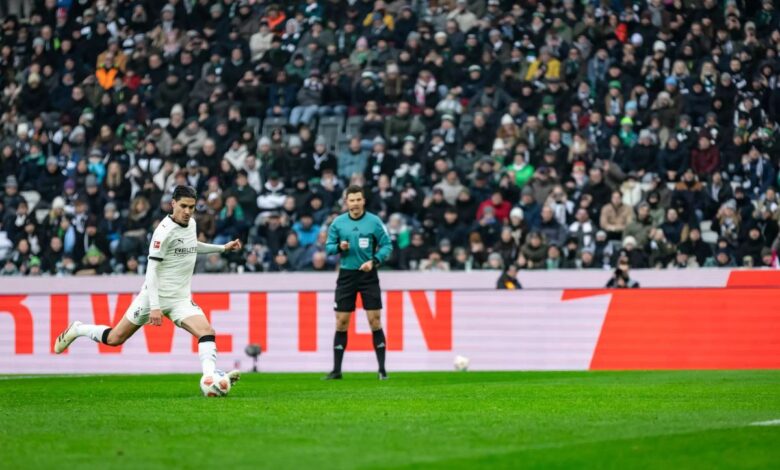 Gol Kevin Diks warnai kemenangan Monchengladbach menghadapi Augsburg 4-0