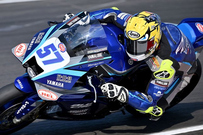 Aldi Satya Mahendra menjaga tren positifnya di ajang World Supersport 2026 usai kembali mengamankan poin pada putaran kedelapan yang berlangsung di Sirkuit Donington Park, Inggris, 10-12 Juli. Pembalap binaan Yamaha Racing Indonesia itu juga sukses menembus posisi 10 besar dan kini menatap empat seri tersisa dengan optimisme tinggi.