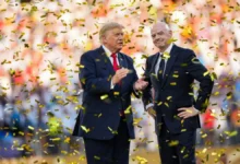 Donald Trump menjadi salah satu figur yang paling banyak diperbincangkan pada final Piala Dunia 2026 antara Spanyol vs Argentina. Kehadirannya di stadion justru diwarnai reaksi negatif dari sebagian penonton yang beberapa kali mencemoohnya.