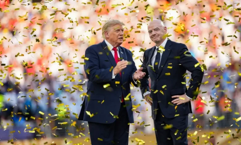 Donald Trump menjadi salah satu figur yang paling banyak diperbincangkan pada final Piala Dunia 2026 antara Spanyol vs Argentina. Kehadirannya di stadion justru diwarnai reaksi negatif dari sebagian penonton yang beberapa kali mencemoohnya.