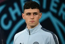 Phil Foden resmi mengakhiri spekulasi mengenai masa depannya setelah memperpanjang kontrak bersama Manchester City hingga 2030. Keputusan itu diambil meski gelandang Inggris tersebut sempat diminati sejumlah klub besar Premier League.