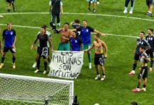 Argentina sukses melaju ke final Piala Dunia 2026 setelah mengalahkan Inggris 2-1 pada babak semifinal di Atlanta. Namun, selebrasi La Albiceleste justru memunculkan kontroversi di luar lapangan.